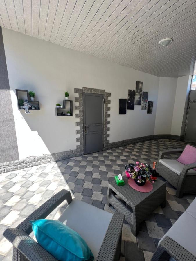 Apartament Cool Blue Interior Self Check In Erywań Zewnętrze zdjęcie